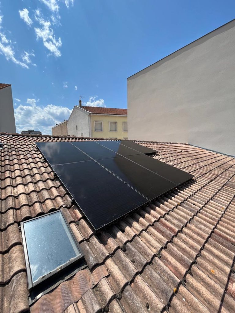 Panneaux photovoltaïques posés par l'entreprise Chabanal